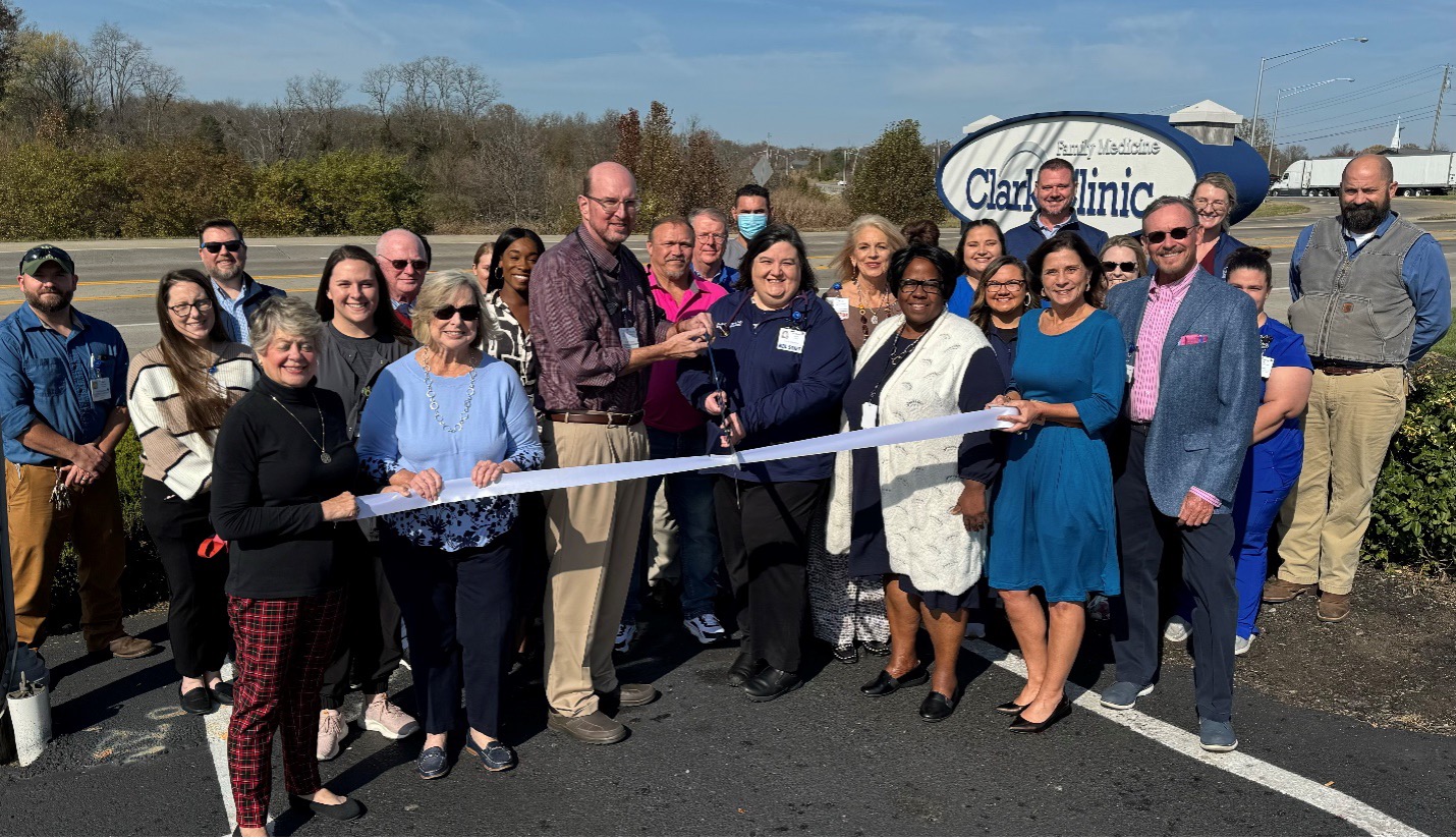 Drs. Thad Manning and Shelly Rogers cut the ribbon celebrating Clark Clinic Family Medicine’s membership into the Winchester-Clark County Chamber of Commerce.