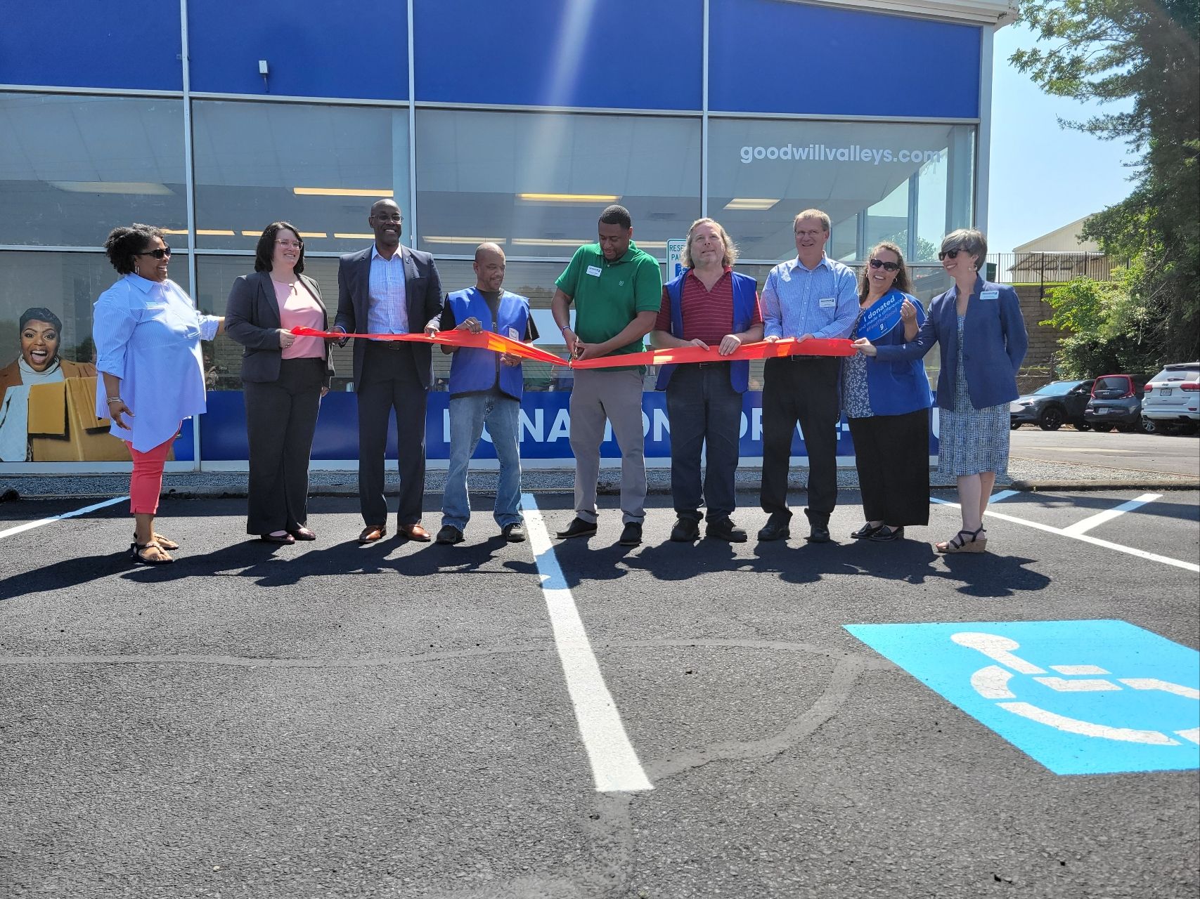 Goodwill Opens Pantops Donation Center Charlottesville Regional