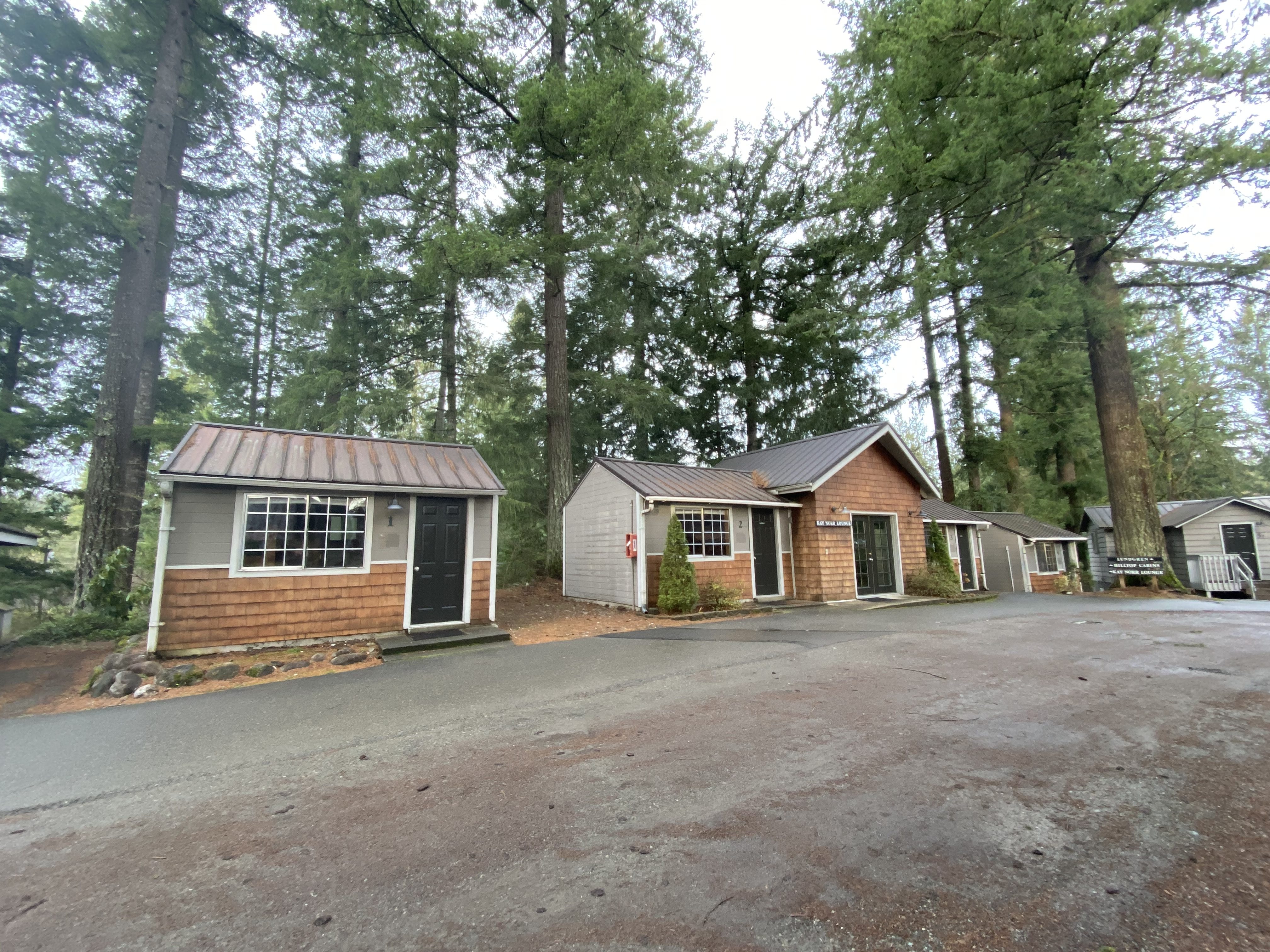 Hilltop Cabins - Lake Retreat Camp