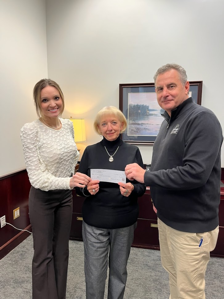 Thank You to The Adair Exchange Bank Foundation for their generous donation to Operation International!
Left to right:
Jen Anders (Chamber President), Ann Soby (Operation International Director), Rick Schneider (Exchange Bank Foundation).