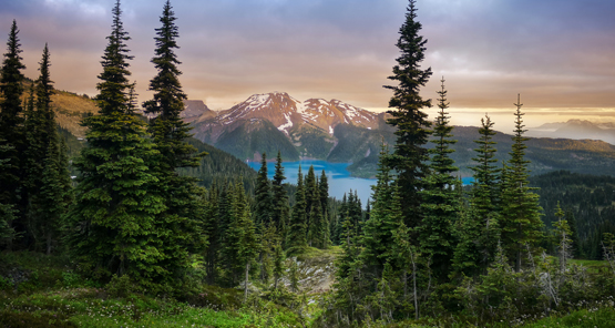 1024_05_21-Tourism-Canada-Glacial-mountain-Garibaldi-lake