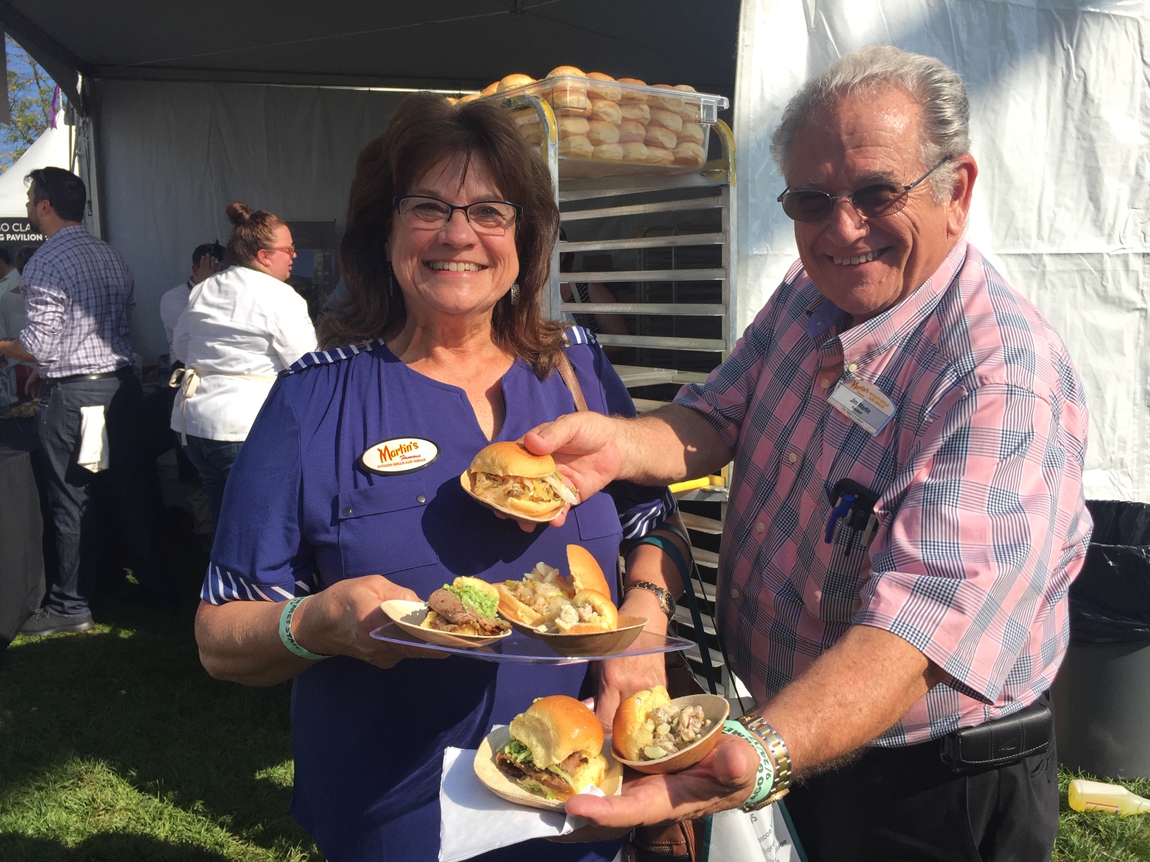 Jim_with_his_wife_Donna_serving_sandwiches_with_Martin's_Potato_Rolls Jim_with_his_wife_Donna_serving_sandwiches_with_Martin's_Potato_Rolls