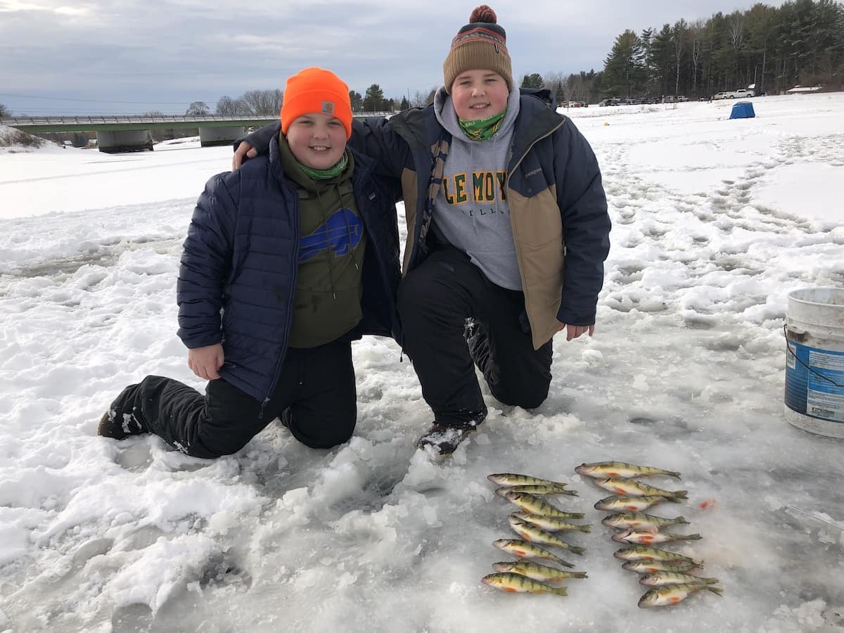 ice-fishing-st-lawrence-county-helms-big-tupper-charters7