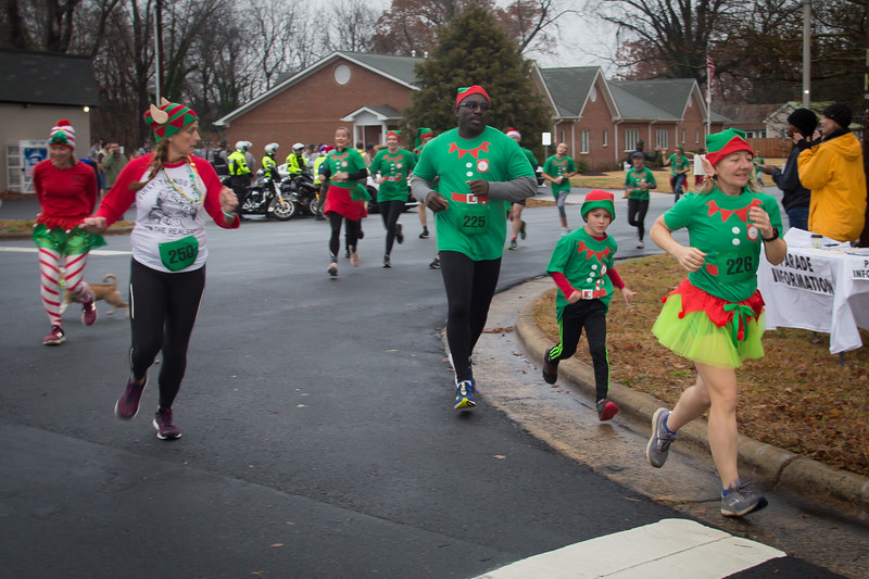 Hillsborough Nc Christmas Parade 2022 Light Up The Night Holiday Parade 2021 - Hillsborough/Orange County Chamber  Of Commerce