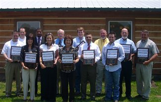 getconnected_leadershipdevelopment-2 group of people holding plaques