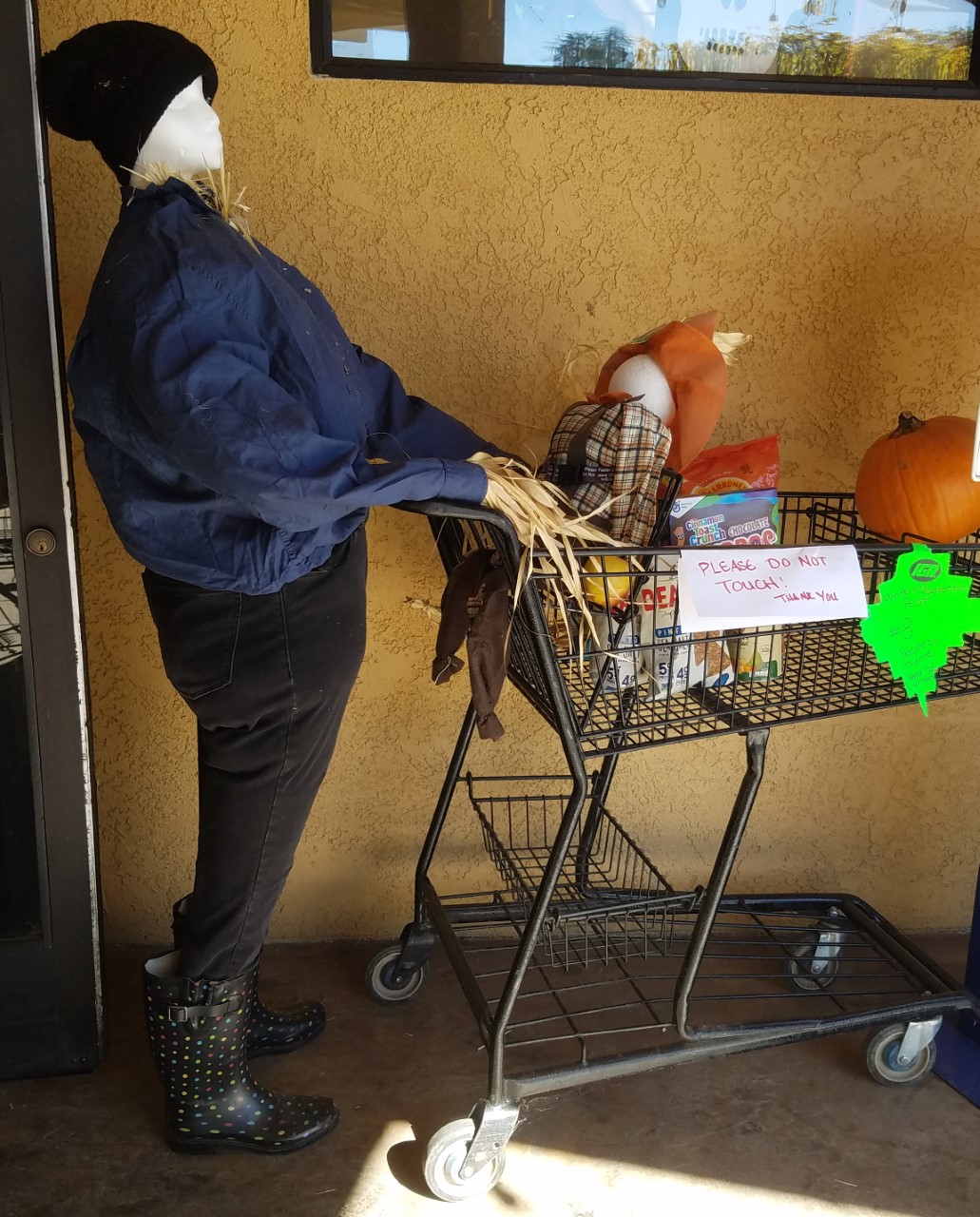Scarecrow #8 - Lorenzo's Town and Country Market2021 Scarecrow #8 - Lorenzo's Town and Country Market2021