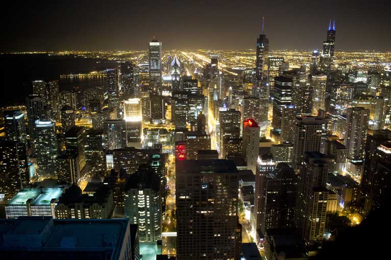 downtown-chicago-on-eve-of-summit-at-night