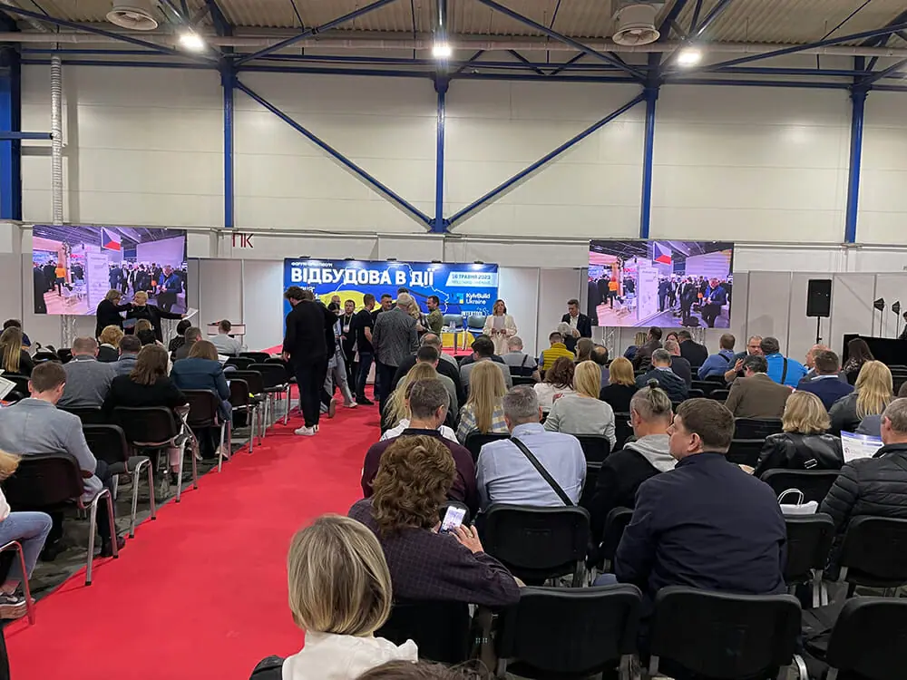 La conferencia KyivBuilds celebrada en Ucrania despierta el interés por la construcción modular para la reconstrucción.