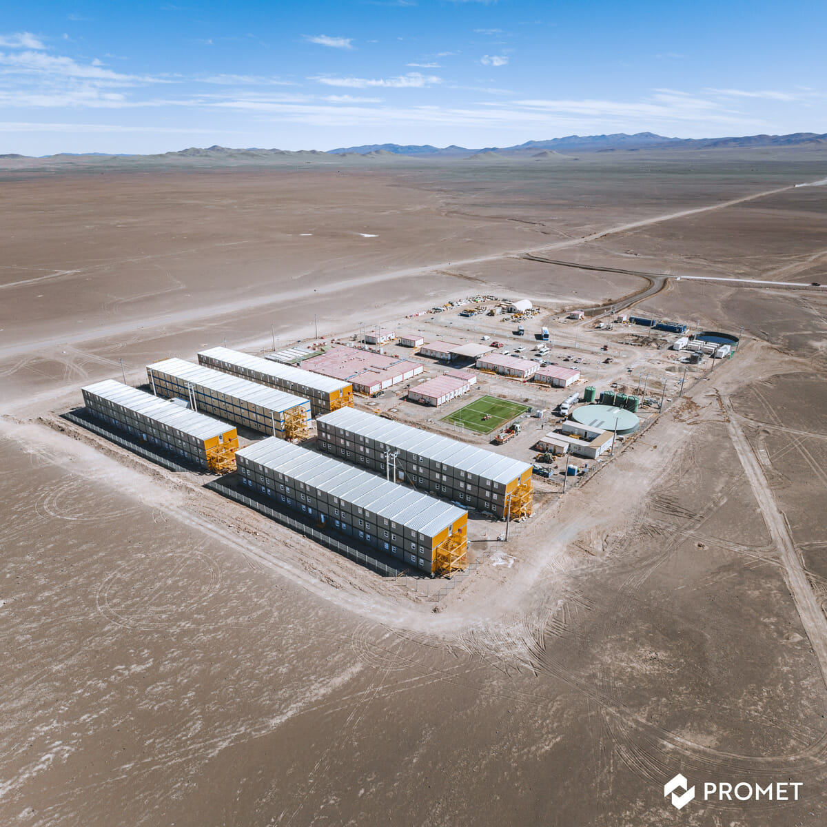 Le Campamento Parque Eólico Horizonte Colbún (camp du parc éolien Horizonte Colbún) de PROMET a remporté la première place dans la catégorie des logements modulaires relocalisables de plus de 10 000 pieds carrés destinés à la main-d'œuvre, dans le cadre des Prix de distinction 2023 de MBI.