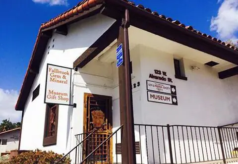 gem and mineral building