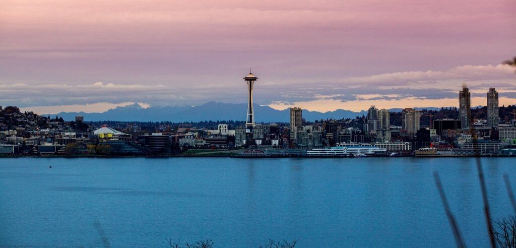 Photo by zoe pappas from Pexels: https://www.pexels.com/photo/space-needle-seattle-944636/
