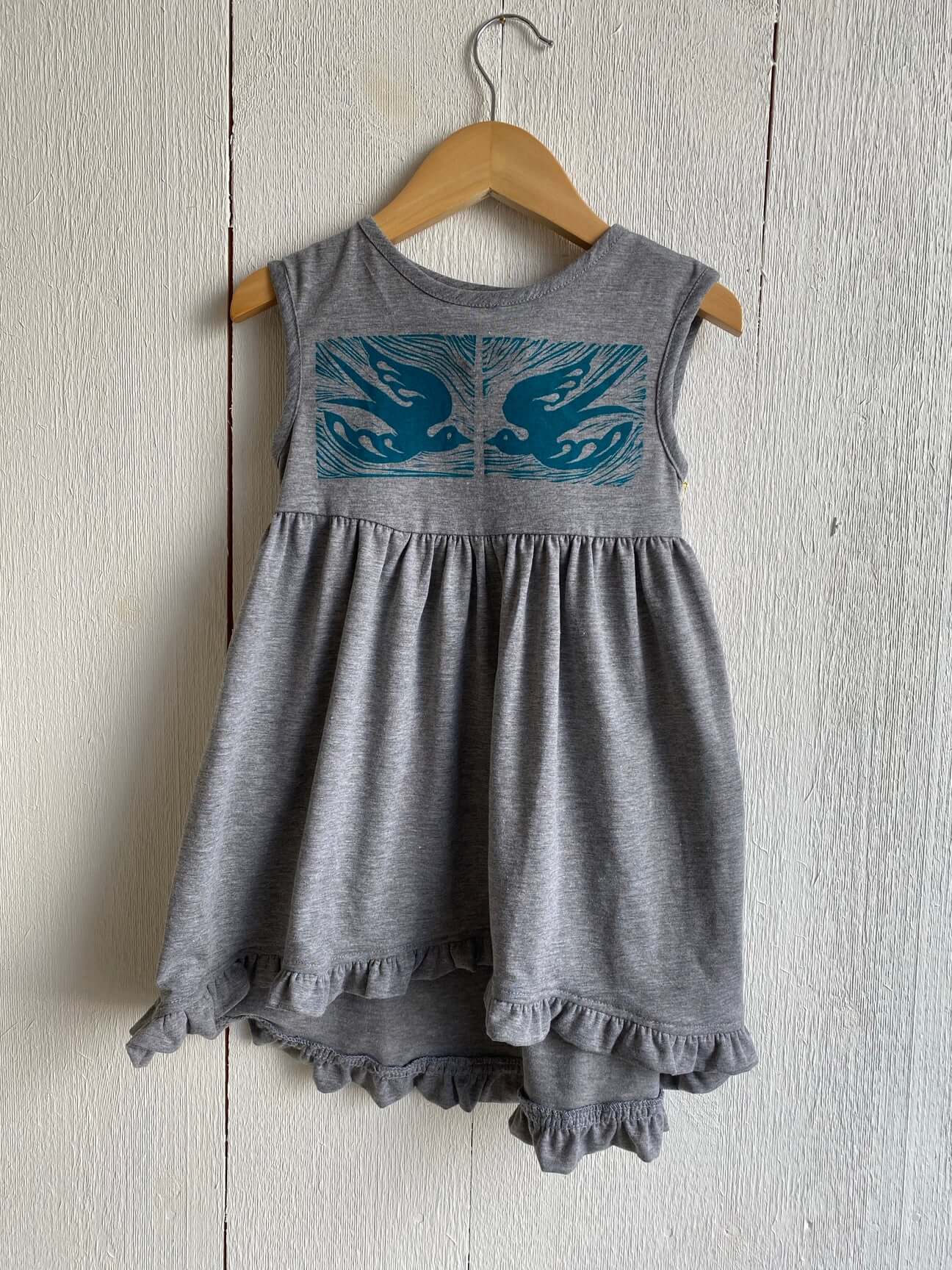 9_Kids_Guide_Printed_Dress