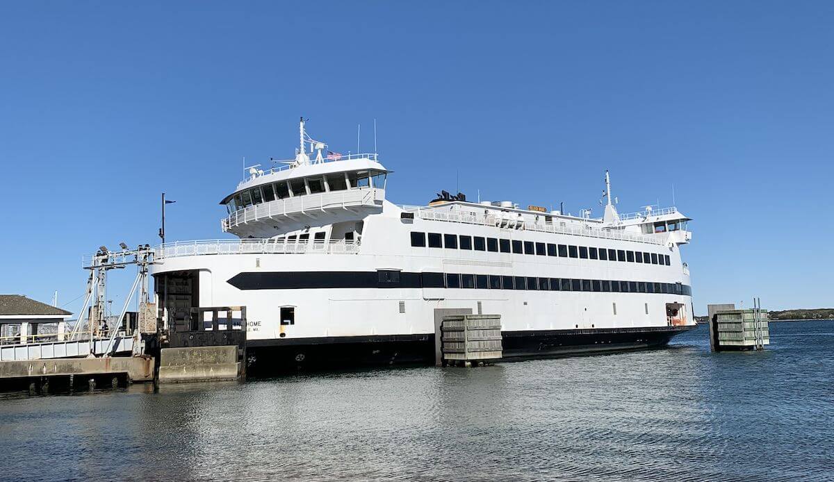 Marthas_vineyard_ferry