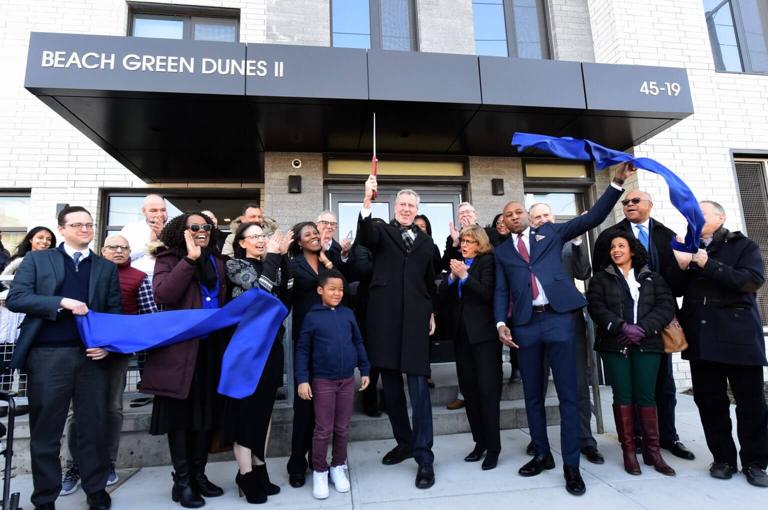 368-new_affordable_housing ribbon cutting