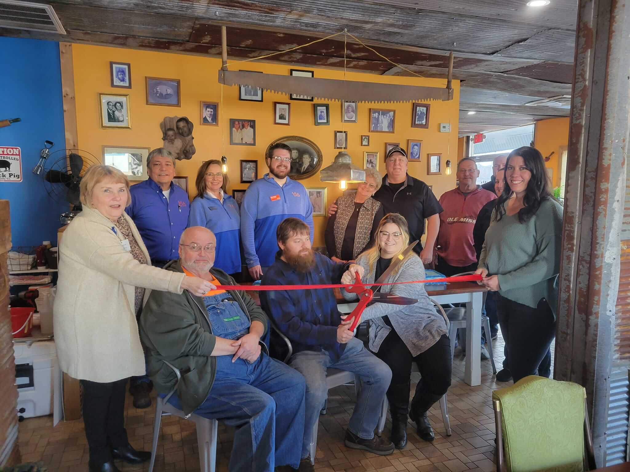 ribbon cutting for Pappies