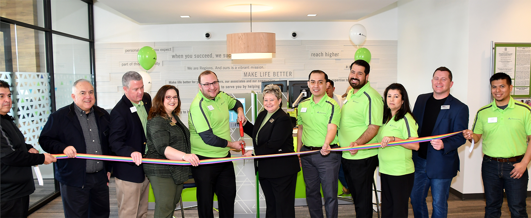 Regions Bank ribbon cutting cropped smaller Regions Bank ribbon cutting cropped smaller