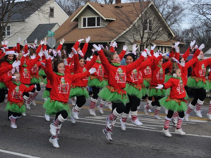 Rochester Hills Christmas Parade 2022 Rochester Hometown Christmas Parade - Rochester Regional Chamber Of Commerce