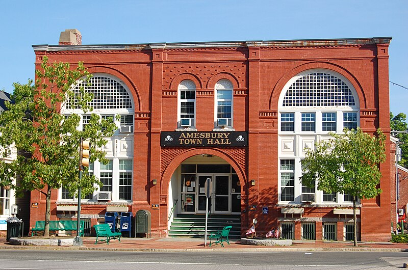 Amesbury_Town_Hall-2