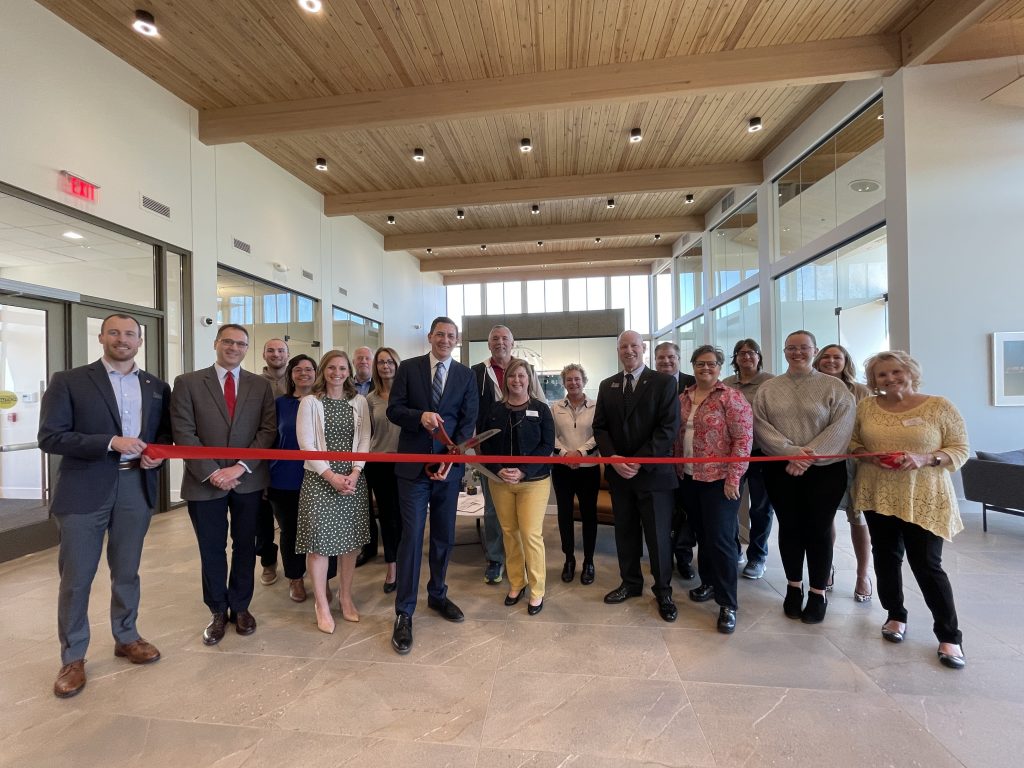 Capitol Bank Sun Prairie Chamber ribbon cutting full group